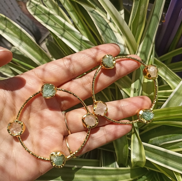 Very pretty handmade gold platted stone studded dangler earrings - Picture 5 of 9